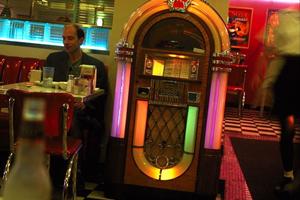 通販でアンティーク照明を購入できるお店